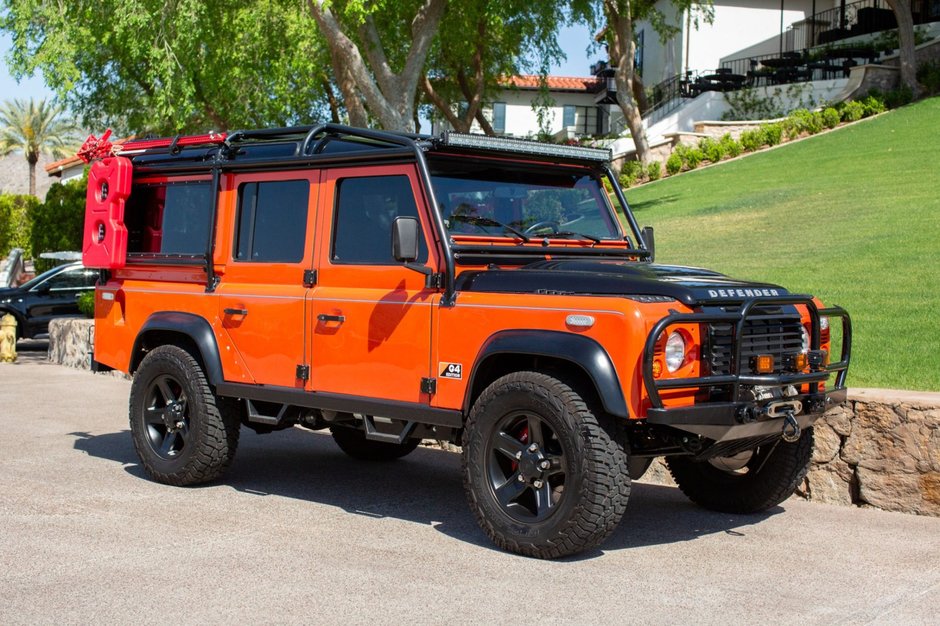 Land Rover Defender 110 by Tophat