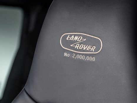 Land Rover Defender 2.000.000