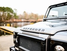 Land Rover Defender 90 de la Osprey