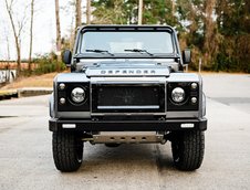 Land Rover Defender 90 de la Osprey