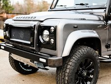 Land Rover Defender 90 de la Osprey