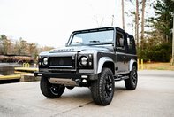 Land Rover Defender 90 de la Osprey