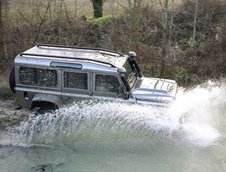 Land Rover Defender by Ares Design