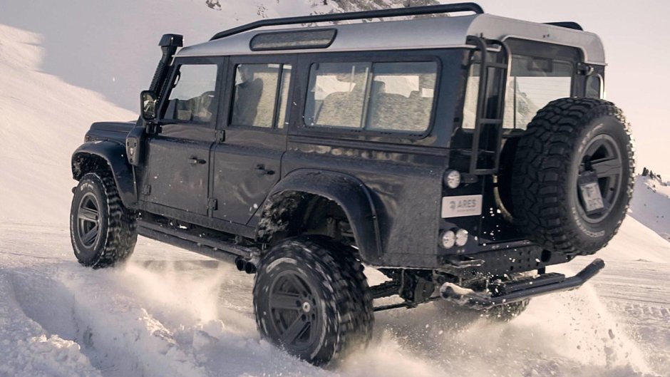 Land Rover Defender by Ares Design