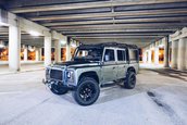 Land Rover Defender cu motor de Corvette