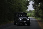 Land Rover Defender cu motor de Corvette