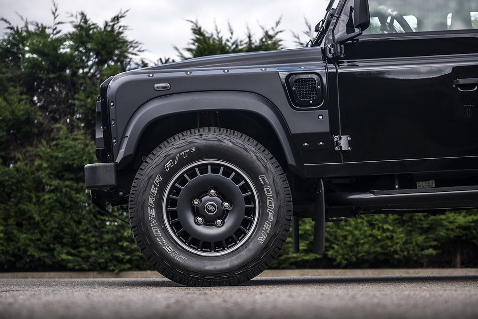 Land Rover Defender Flying Huntsman 6x6 de vanzare