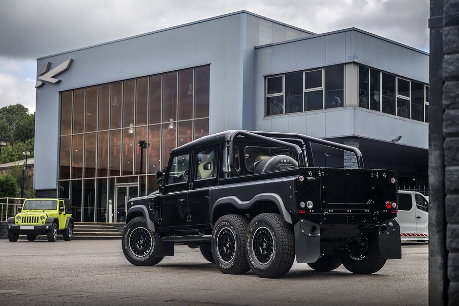 Land Rover Defender Flying Huntsman 6x6 de vanzare