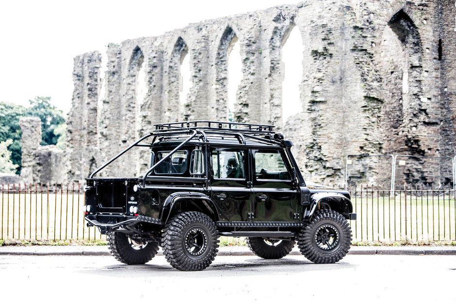 Land Rover Defender SVX Concept