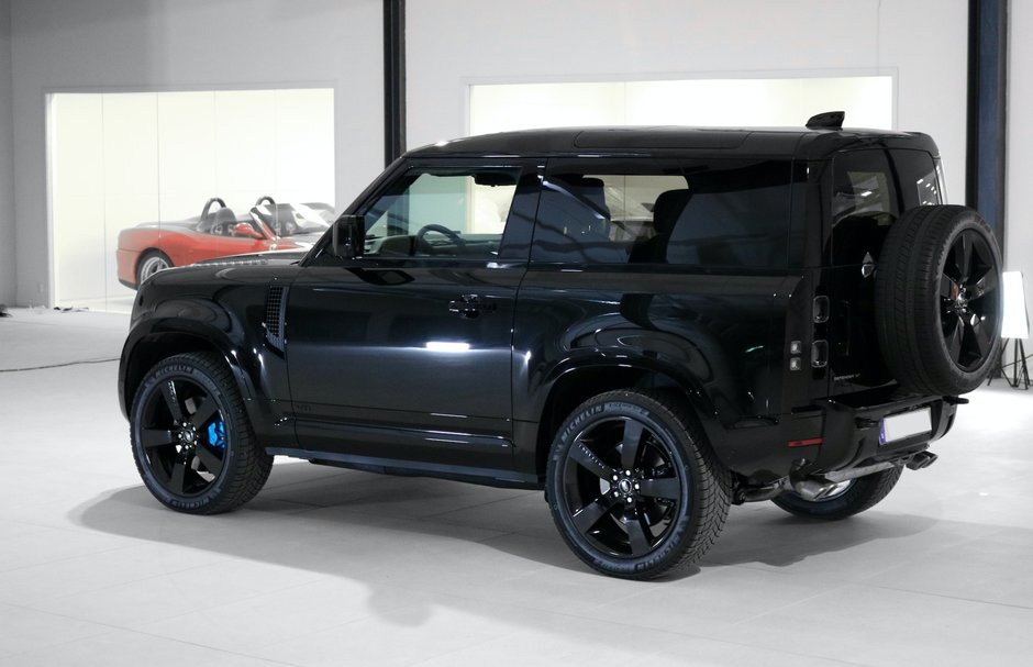 Land Rover Defender V8 Bond Edition de vanzare