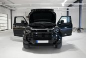 Land Rover Defender V8 Bond Edition de vanzare
