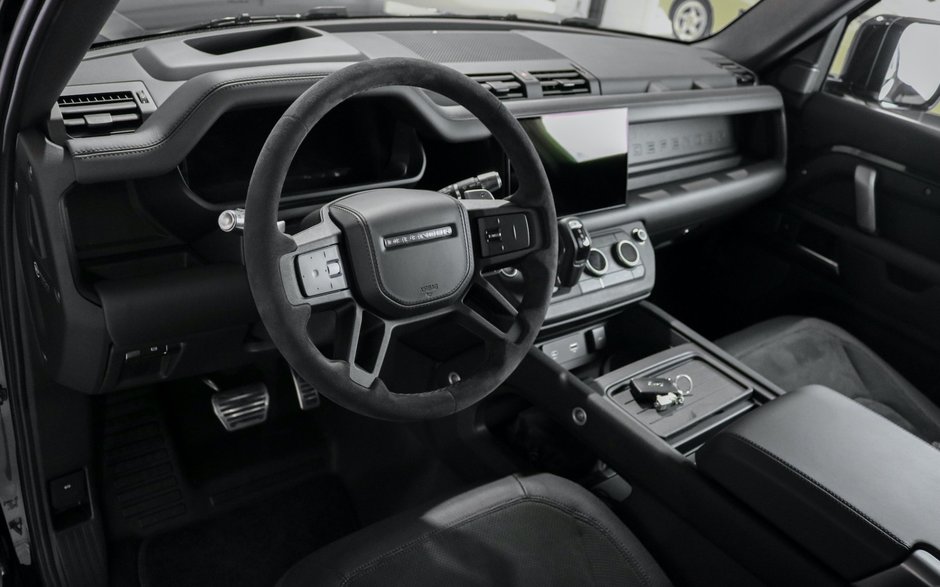Land Rover Defender V8 Bond Edition de vanzare