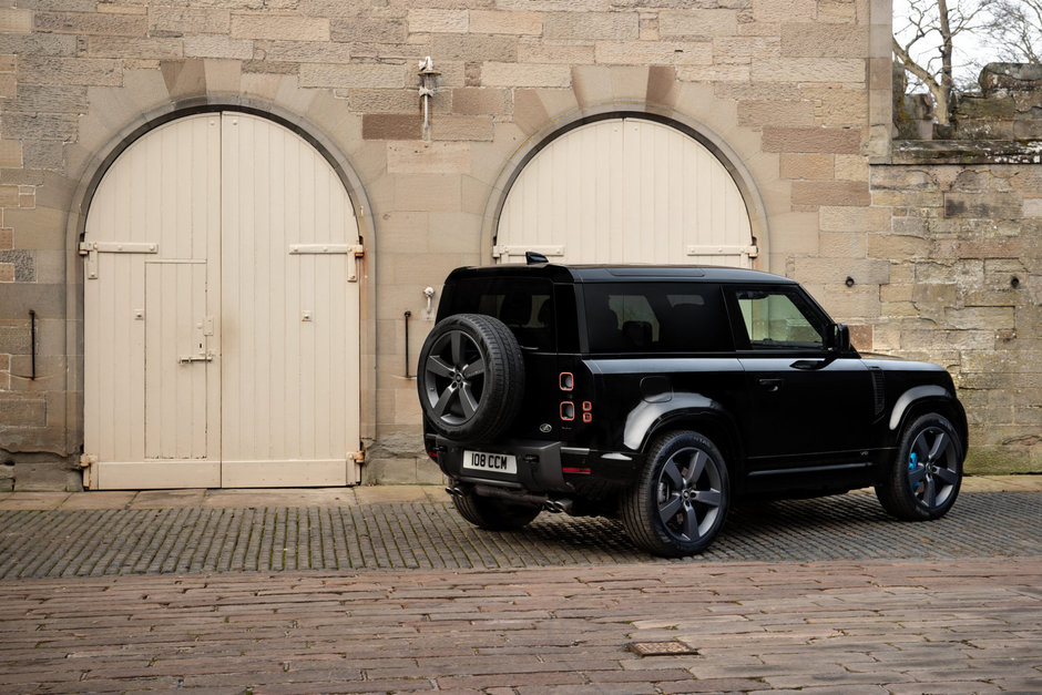 Land Rover Defender V8