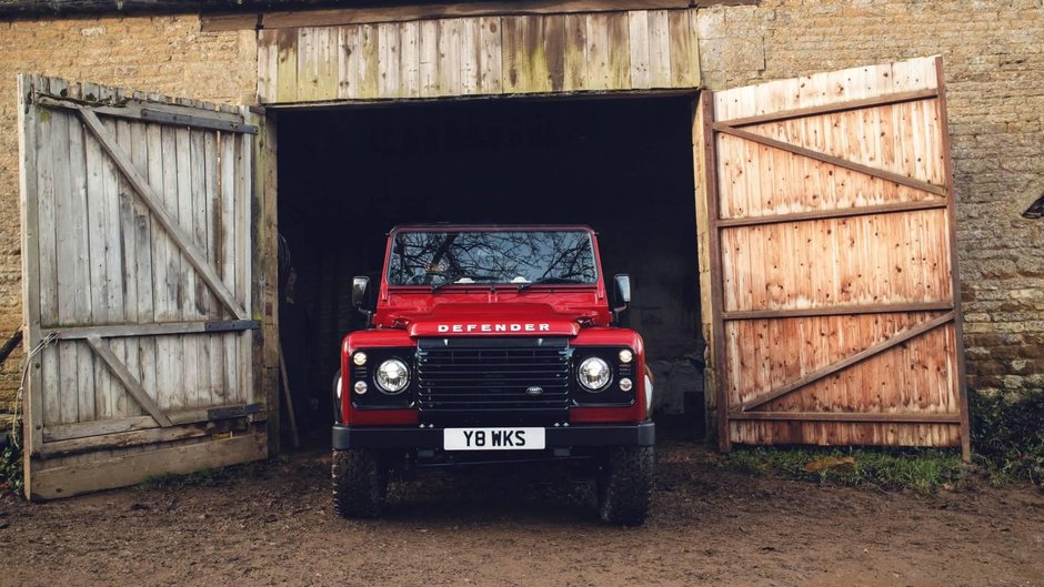 Land Rover Defender Works V8