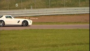 Lectii de drift la bordul lui SLS AMG