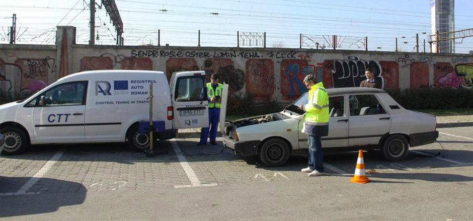 Lege noua: Ramai fara permis daca masina ta polueaza sau daca ai toba sport Lege noua: Ramai fara permis daca masina ta polueaza sau daca ai toba sport