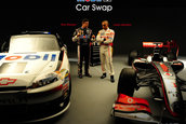 Lewis Hamilton a dat masina de Formula 1 pe una de NASCAR