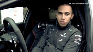 Lewis Hamilton testeaza noul A45 AMG de la Mercedes