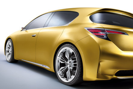 Lexus aduce la Frankfurt conceptul LF-Ch