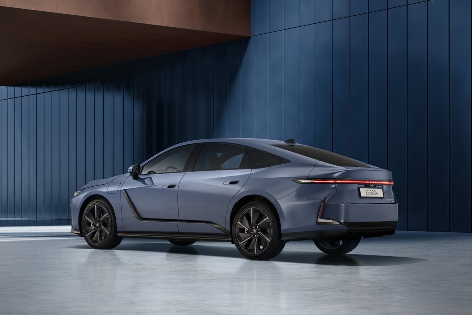 Lexus ES
