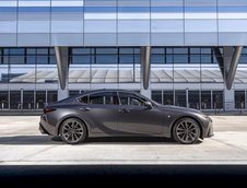 Lexus IS 2024