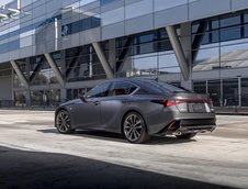 Lexus IS 2024