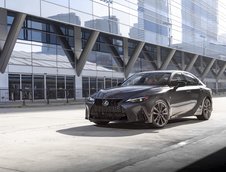 Lexus IS 2024