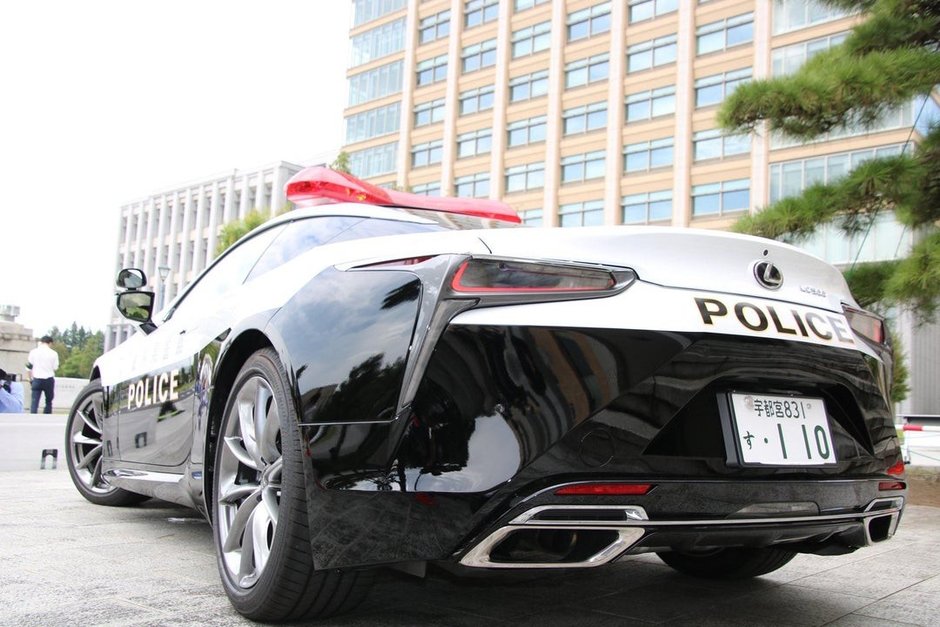 Lexus LC500 de politie