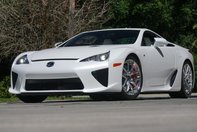 Lexus LFA cu 1.355 de kilometri la bord