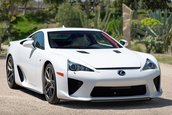 Lexus LFA cu 75 de kilometri la bord