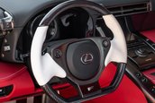Lexus LFA cu 75 de kilometri la bord
