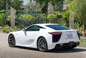 Lexus LFA cu 75 de kilometri la bord