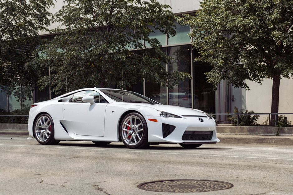 Lexus LFA de vanzare