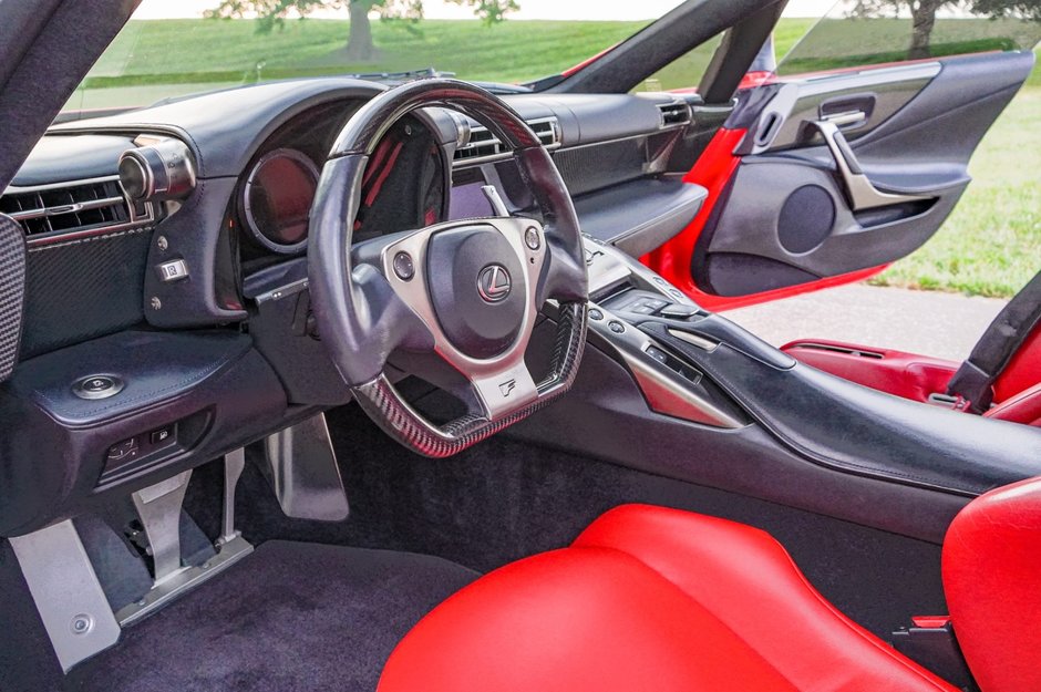 Lexus LFA de vanzare