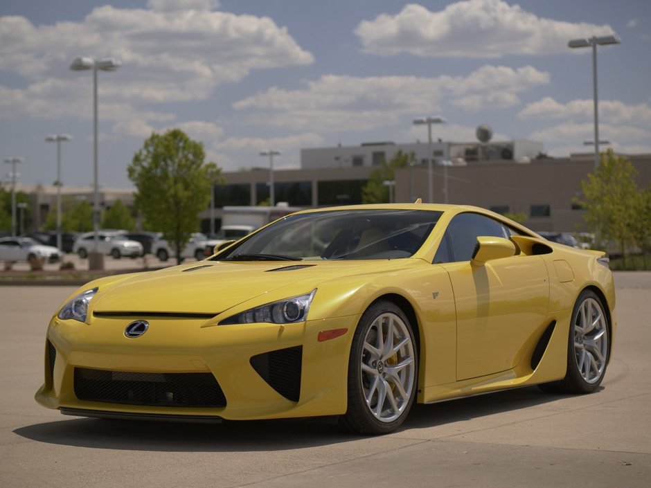 Lexus LFA de vanzare