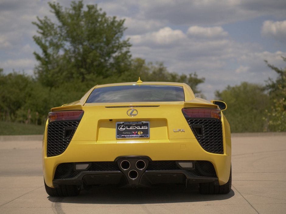 Lexus LFA de vanzare