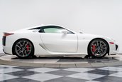 Lexus LFA detinut de Paris Hilton