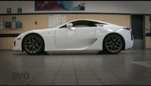 Lexus LFA ia cu asalt strazile din Marea Britanie