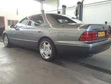 Lexus LS400 de 600 CP