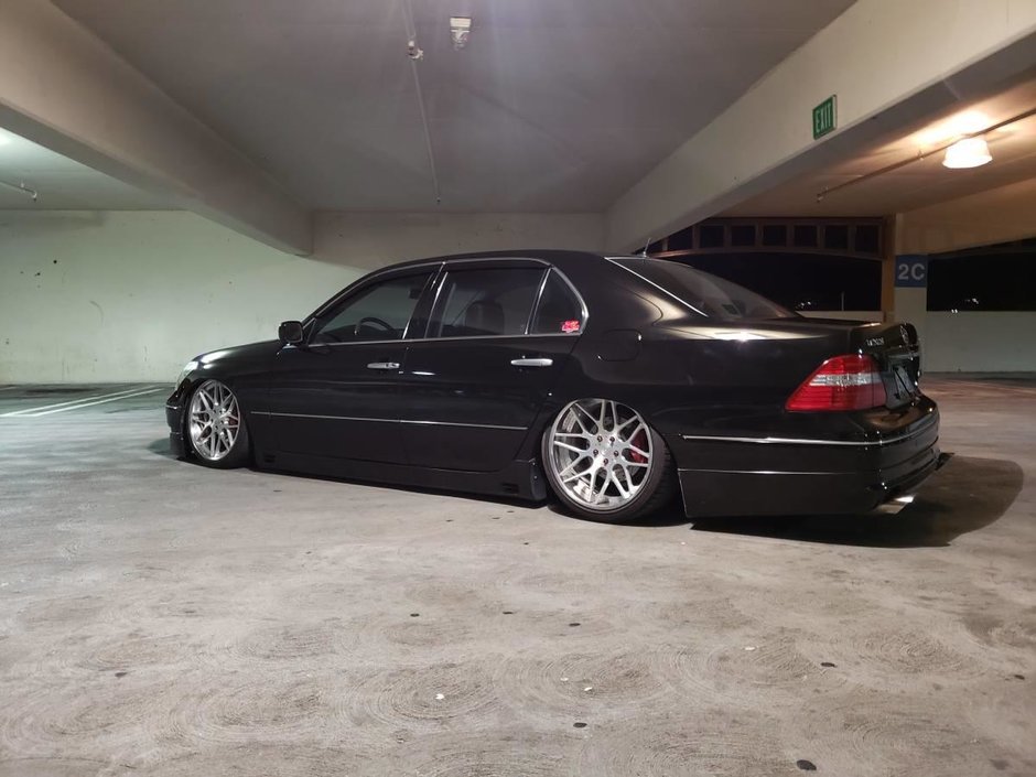 Lexus LS430 cu suspensie pe aer