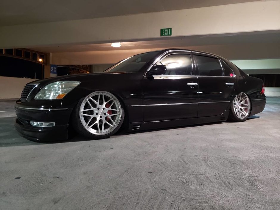 Lexus LS430 cu suspensie pe aer