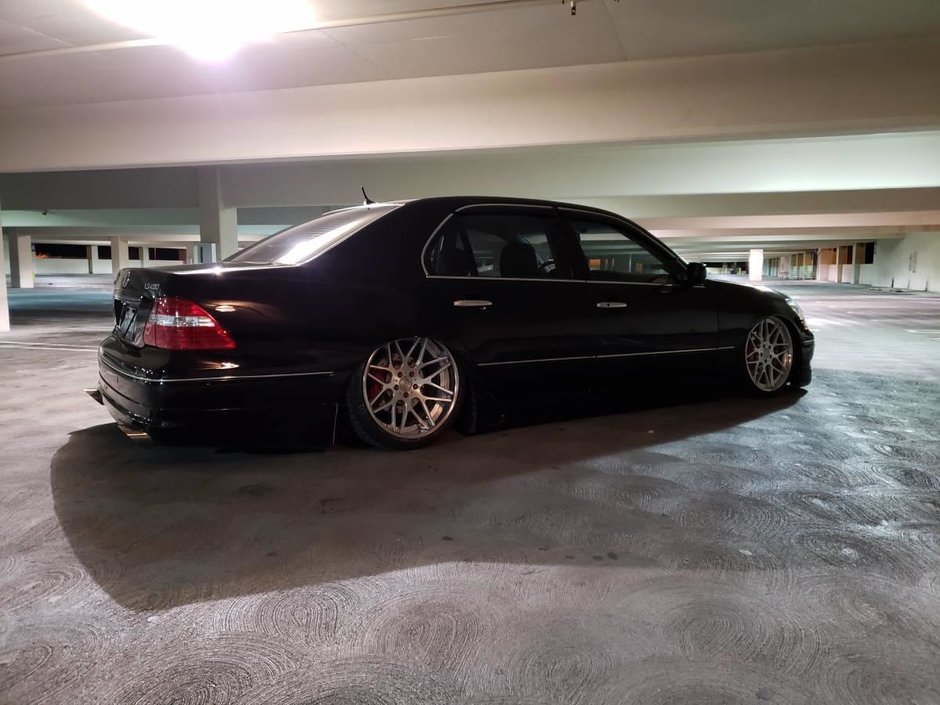 Lexus LS430 cu suspensie pe aer