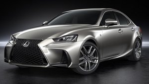 Lexus mizeaza totul pe agresivitate. Cum arata noul IS Facelift