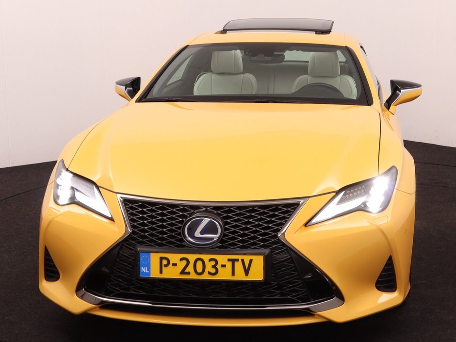 Lexus RC 300h F Sport de vanzare