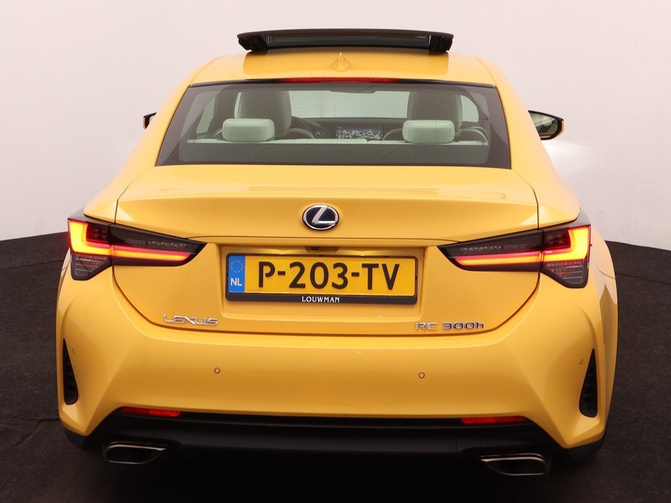 Lexus RC 300h F Sport de vanzare