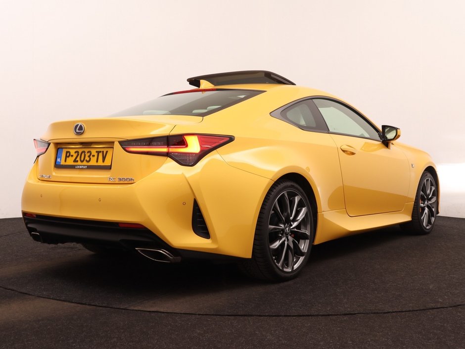 Lexus RC 300h F Sport de vanzare