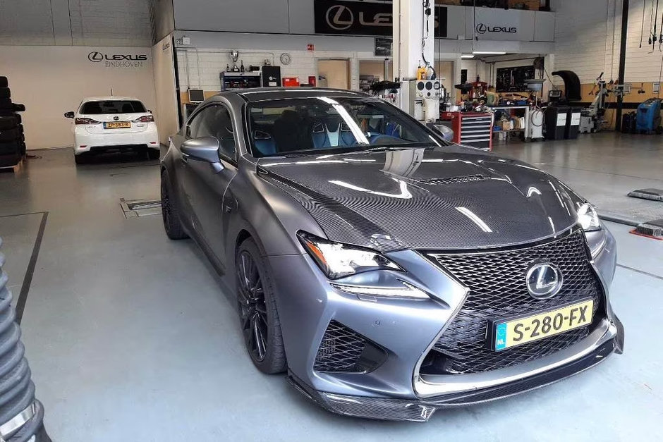 Lexus RC F 10th Anniversary Edition de vanzare