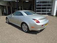 Lexus SC430 cu 491.402 km in bord