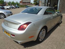 Lexus SC430 cu 491.402 km in bord