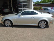 Lexus SC430 cu 491.402 km in bord